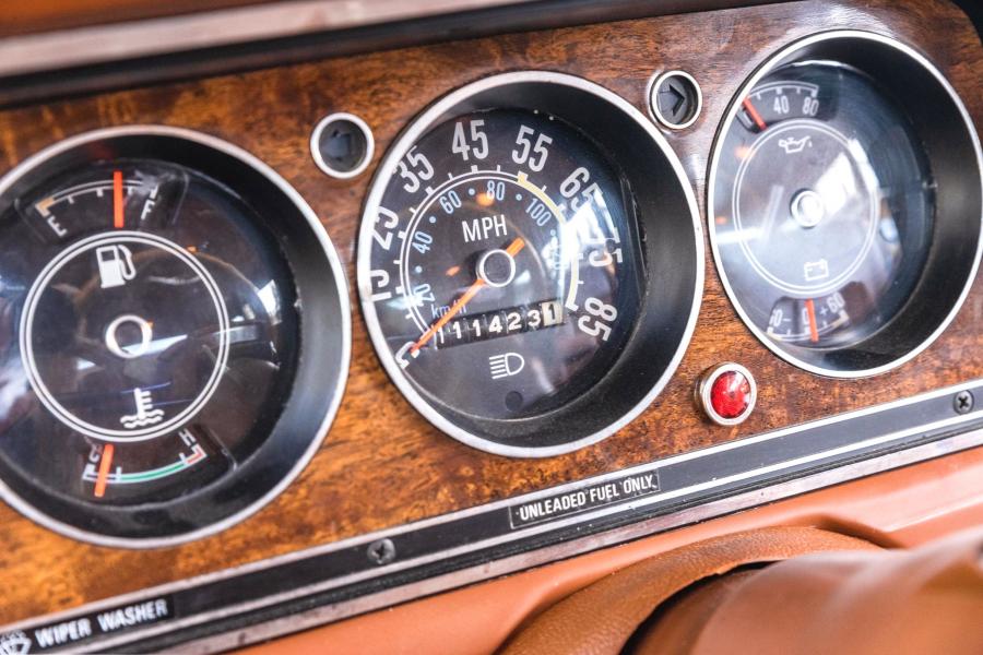 Панель приборов Jeep Grand Wagoneer LS1 V8 1984 года  (фото 54 из 179)
